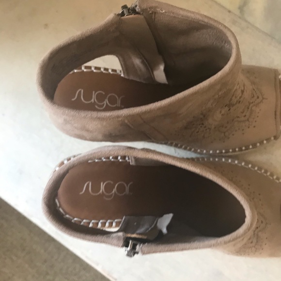 NWOT Peep Toe Ankle Wedge Booties With Open Heel - Picture 6 of 8